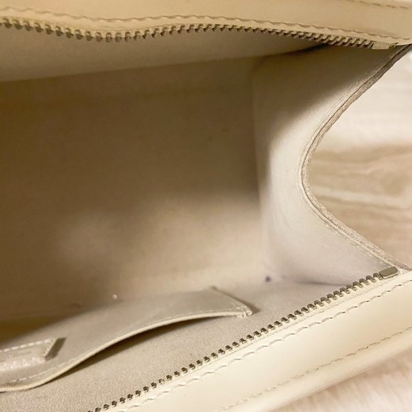 Louis Vuitton Epi Leather Madeleine Pm Ivory Beige - Picture 16 of 16